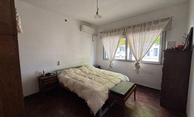 CASA EN VENTA EN BRAGADO CON PATIO Y GARAJE