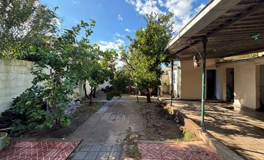 CASA EN VENTA EN BRAGADO CON PATIO Y GARAJE