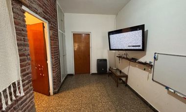 CASA EN VENTA EN BRAGADO CON PATIO Y GARAJE