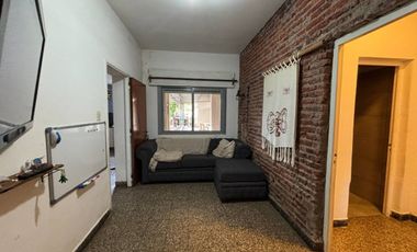 CASA EN VENTA EN BRAGADO CON PATIO Y GARAJE
