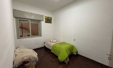 CASA EN VENTA EN BRAGADO CON PATIO Y GARAJE