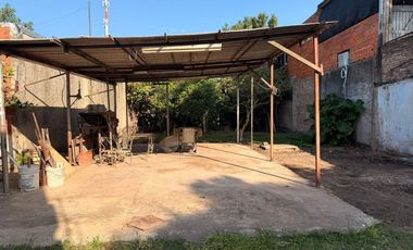 Venta Casa 3 ambientes en GRAN terreno 365 m2