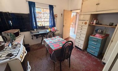Venta Casa 3 ambientes en GRAN terreno 365 m2