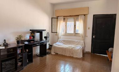 Venta Casa 3 ambientes en GRAN terreno 365 m2