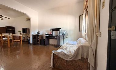 Venta Casa 3 ambientes en GRAN terreno 365 m2
