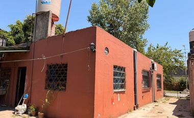 Venta Casa 3 ambientes en GRAN terreno 365 m2