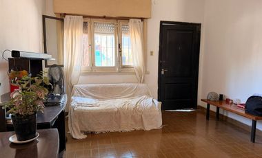 Venta Casa 3 ambientes en GRAN terreno 365 m2