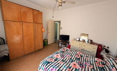 Venta Casa 3 ambientes en GRAN terreno 365 m2