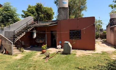 Venta Casa 3 ambientes en GRAN terreno 365 m2
