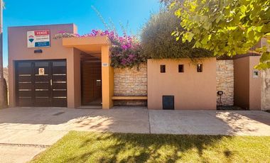 SE VENDE CASA EN BRAGADO CON PILETA