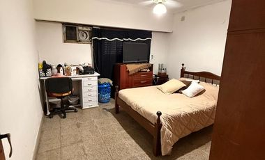 CASA 3 DORM + DEPARTAMENTO 1 DORM + GALPON