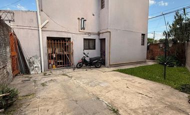CASA 3 DORM + DEPARTAMENTO 1 DORM + GALPON