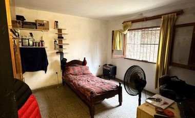 CASA 3 DORM + DEPARTAMENTO 1 DORM + GALPON