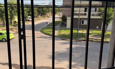 CASA 3 DORM + DEPARTAMENTO 1 DORM + GALPON