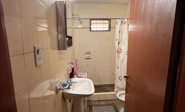CASA 3 DORM + DEPARTAMENTO 1 DORM + GALPON