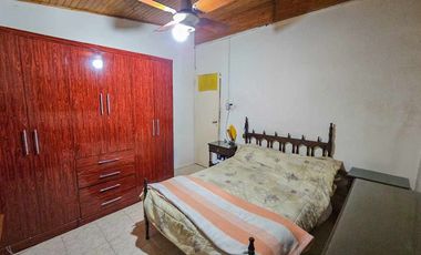 CASA 2 DORM  ZONA GRANJA DE ESMERALDA