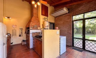 VENTA DE CASA QUINTA 7 AMBIENTES F.VARELA