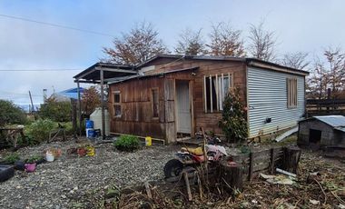 Venta Casa en Tolhuin con Galpon