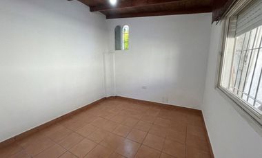 CASA ALQUILER MORON SUR 3 AMBIENTES