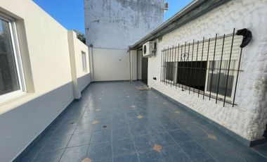 CASA ALQUILER MORON SUR 3 AMBIENTES
