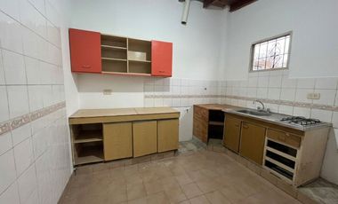 CASA ALQUILER MORON SUR 3 AMBIENTES