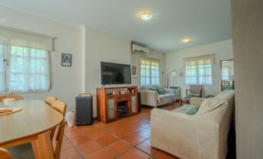 CASA VENTA GONNET 3 DORMITORIOS PARQUE APTO BANCO