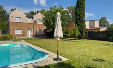 CASA VENTA GONNET 3 DORMITORIOS PARQUE APTO BANCO