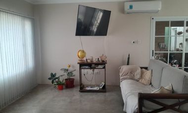 CASA EN VENTA CON PILETA VILLA MARÍA-APTA CREDITO