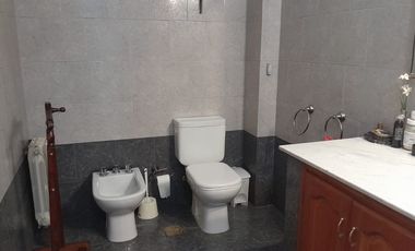 EN VENTA CASA 4 DOR. B°PALERMO COSTANERA C/PILETA