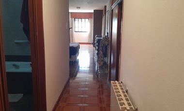 EN VENTA CASA 4 DOR. B°PALERMO COSTANERA C/PILETA
