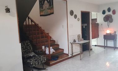 EN VENTA CASA 4 DOR. B°PALERMO COSTANERA C/PILETA