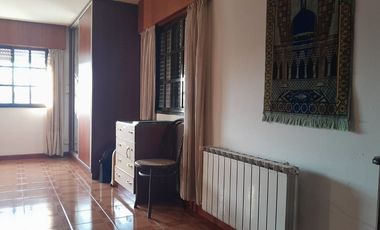 EN VENTA CASA 4 DOR. B°PALERMO COSTANERA C/PILETA