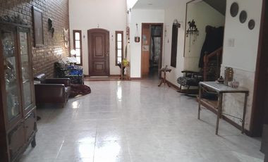 EN VENTA CASA 4 DOR. B°PALERMO COSTANERA C/PILETA