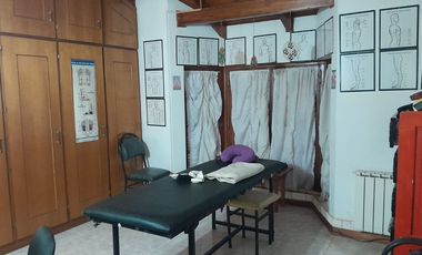EN VENTA CASA 4 DOR. B°PALERMO COSTANERA C/PILETA