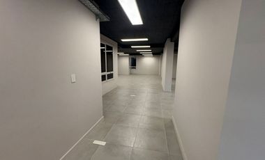 ALQUILEROFICINAS 200m2 REFACCIONADAS + 2 COCHERAS