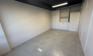 ALQUILEROFICINAS 200m2 REFACCIONADAS + 2 COCHERAS