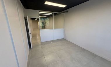 ALQUILEROFICINAS 200m2 REFACCIONADAS + 2 COCHERAS