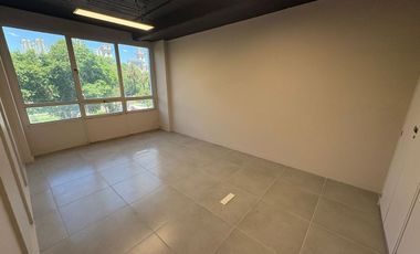 ALQUILEROFICINAS 200m2 REFACCIONADAS + 2 COCHERAS