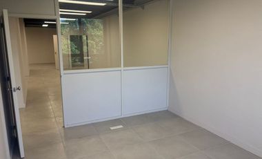 ALQUILEROFICINAS 200m2 REFACCIONADAS + 2 COCHERAS