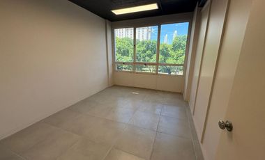 ALQUILEROFICINAS 200m2 REFACCIONADAS + 2 COCHERAS