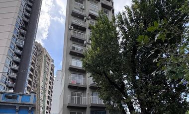 DEPARTAMENTO DOS AMBIENTES AL FRENTE PISO 11 MUY LUMINOSO IMPECABLE