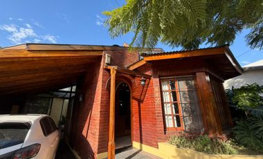 Chalet de 2 ambientes en alquiler con jardín y pileta en Castelar