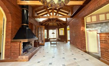 Chalet de 2 ambientes en alquiler con jardín y pileta en Castelar