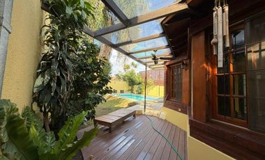 Chalet de 2 ambientes en alquiler con jardín y pileta en Castelar