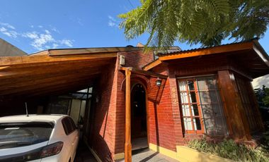 Chalet de 2 ambientes en alquiler con jardín y pileta en Castelar