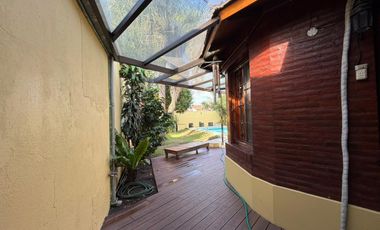 Chalet de 2 ambientes en alquiler con jardín y pileta en Castelar