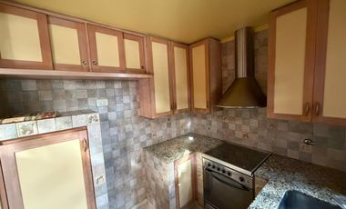 Chalet de 2 ambientes en alquiler con jardín y pileta en Castelar