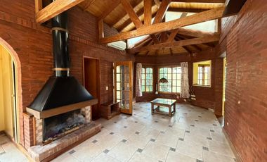 Chalet de 2 ambientes en alquiler con jardín y pileta en Castelar