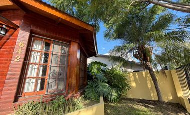 Chalet de 2 ambientes en alquiler con jardín y pileta en Castelar
