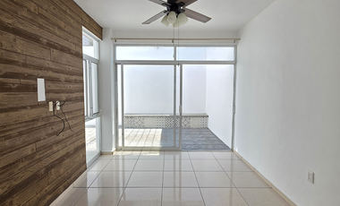 CASA EN VENTA 2 PLANTAS, 3 RECÁMARAS, 2 BAÑOS, COCHERA PARA 1 AUTO